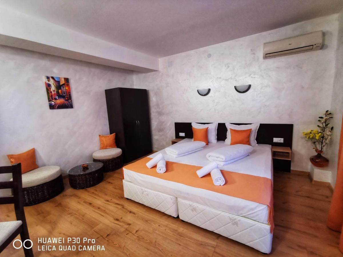 Hotel Swiss Șumen Exterior foto